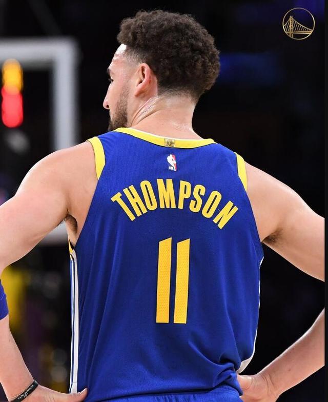 NBA：独行侠击败骑士 东契奇全场数据爆炸