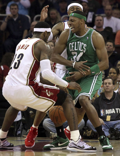 瘫痪18年汤淼现状：母亲妻子早已改嫁，女儿已8岁，郎平多次探望