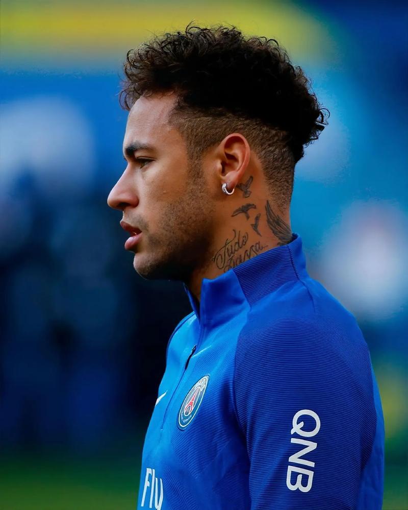 记者：路易斯恢复顺利可能随申花队出征河南，陈晋一出战存疑