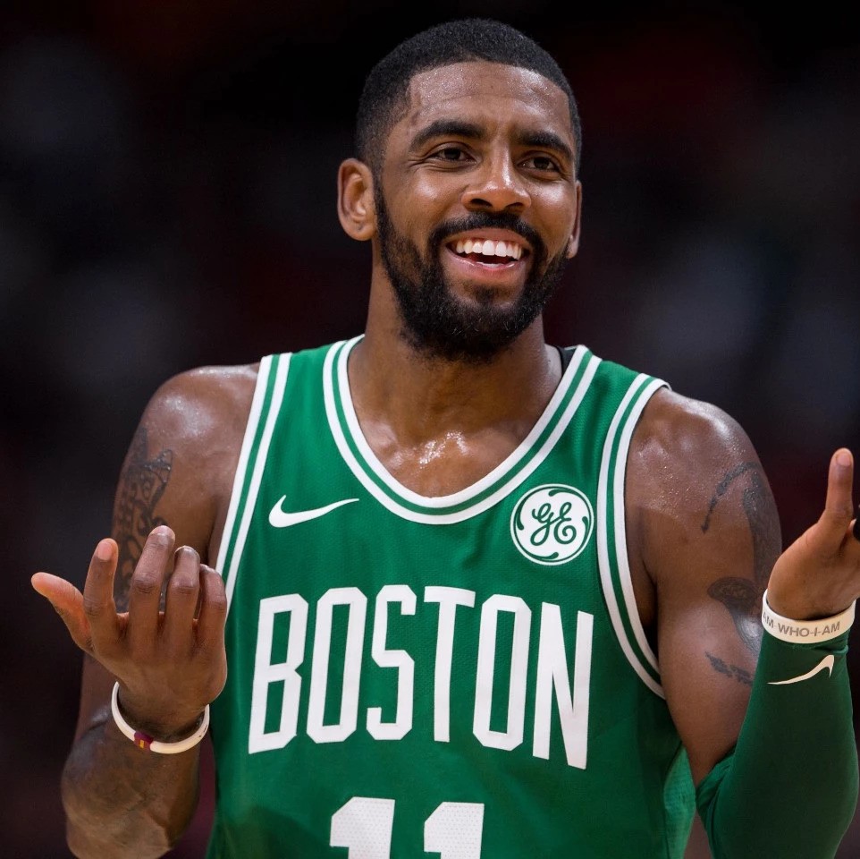 蔡依林演唱会被举报冲上热搜！机械蛇、公牛元素引争议