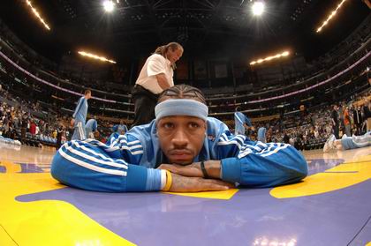 怀特30+7+9麦科勒姆22分 凯尔特人45分狂胜奇才